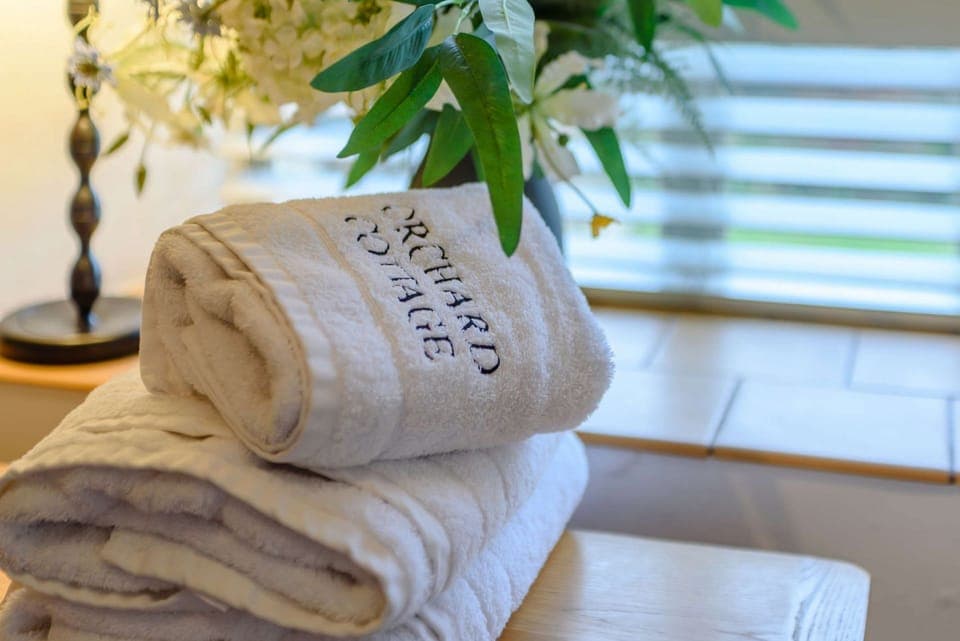 Orchard Cottage Bedroom 2 - StayCotswold