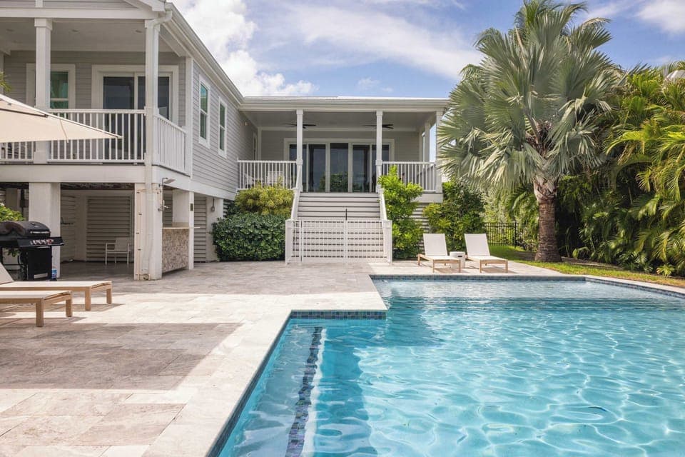 Private Heated Pool with Tanning Ledge