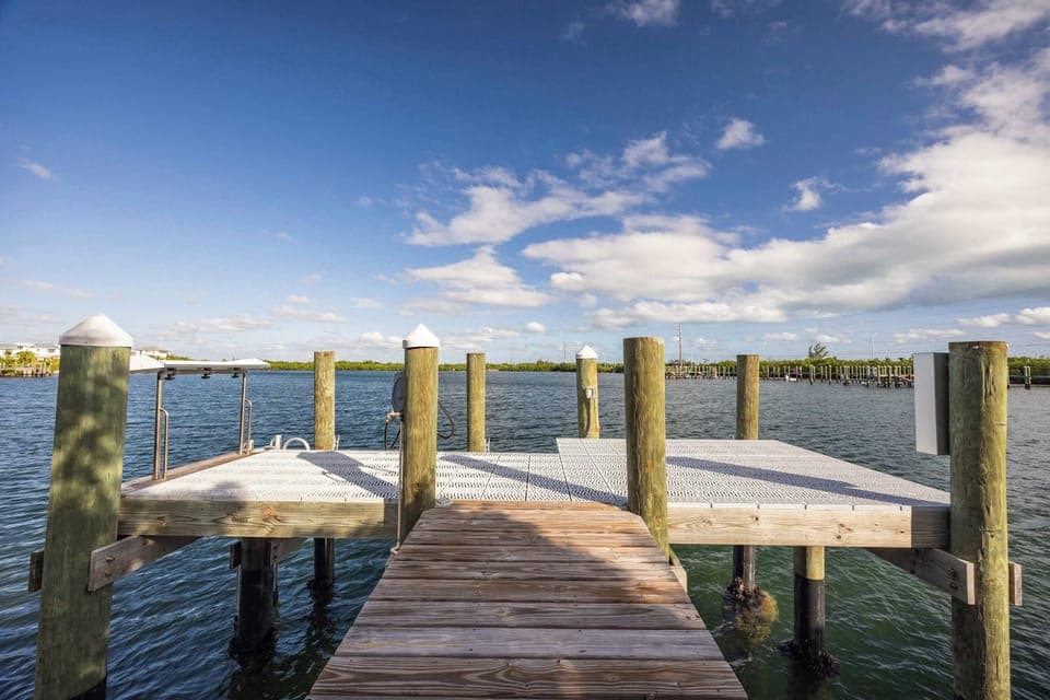 Private Dock - Slips can accommodate boats up to 50’ in length.
