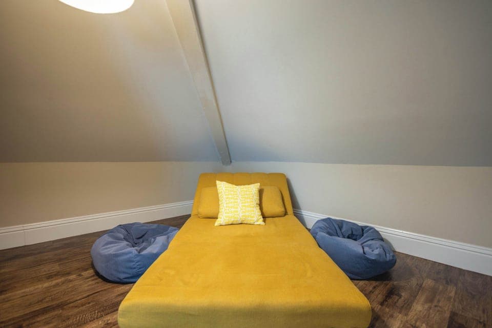 Bedroom 5 - Sleeping Nook 