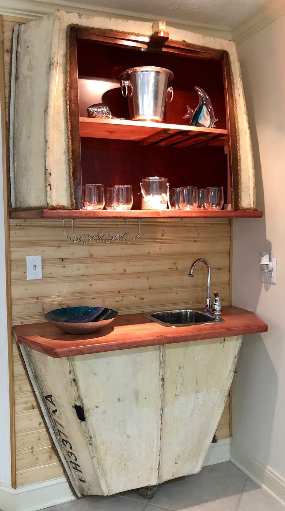 Custom boat bar is the perfect place to serve up a few cocktails. 