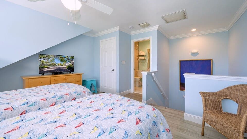 Features an en-suite bathroom too...