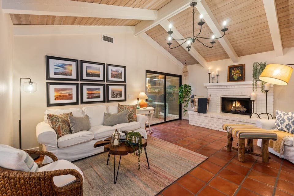 Living room with fireplace