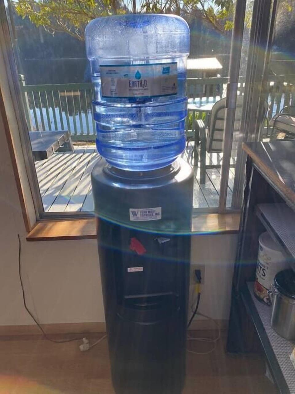 Filtered water: Hot & Cold