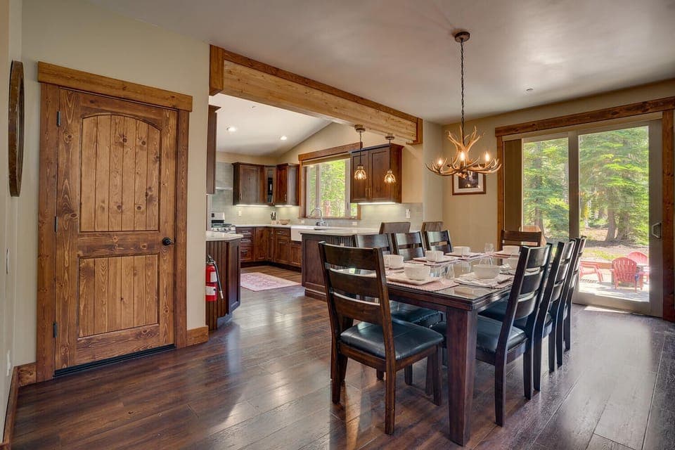 Dinning table with 8 chairs