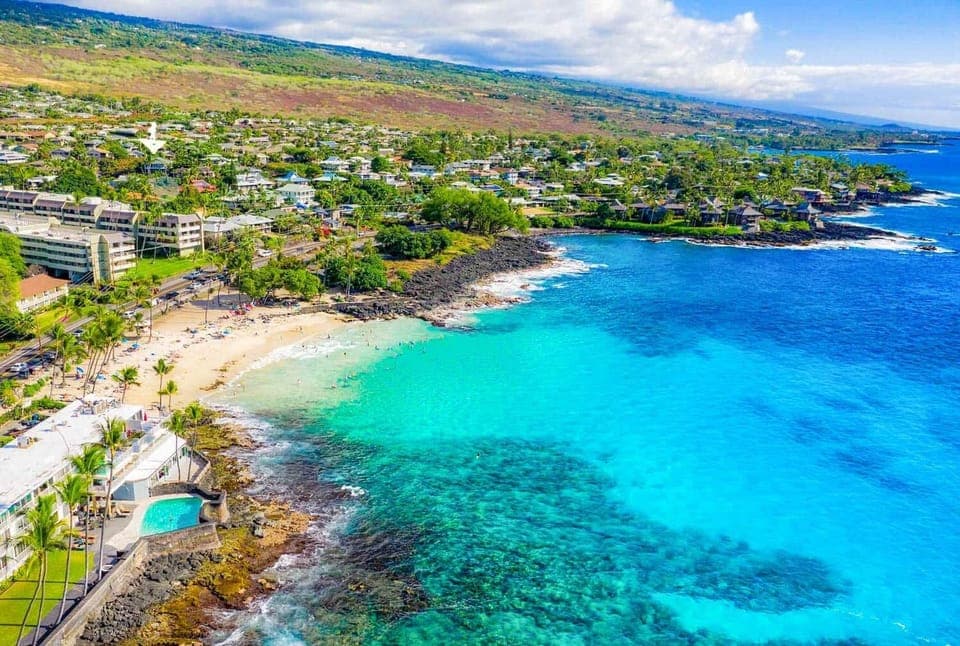 1 Just steps to the beach