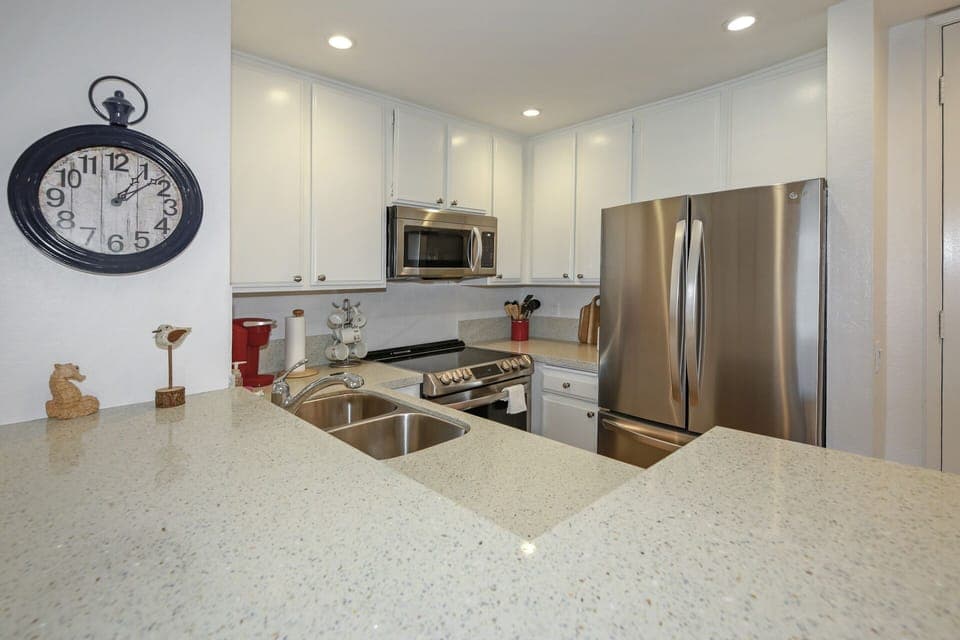 Fully stocked kitchen for all your cooking needs