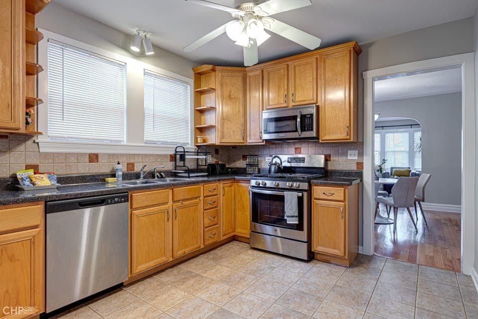 Fully equipped kitchen for easy family meals.