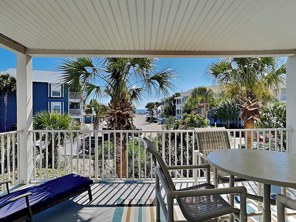 Welcome to Pavilion Palms #105B