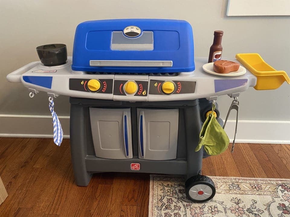 Let their imaginations run wild and enjoy hotdog after hotdog prepared by your mini-chefs.