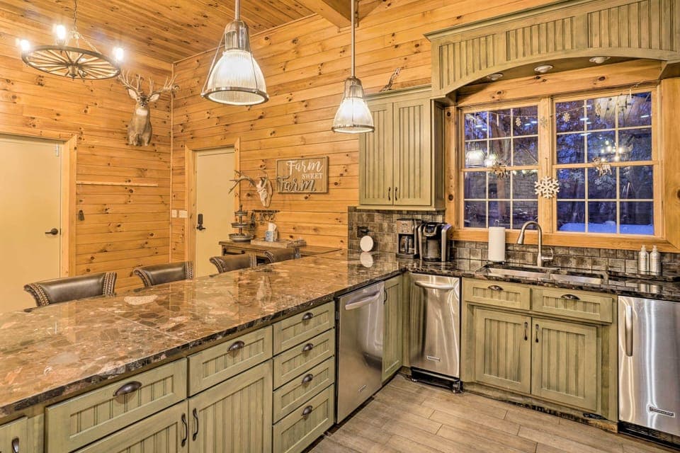 Kitchen | Fully Equipped | Drip & Keurig Coffee Makers | Blender