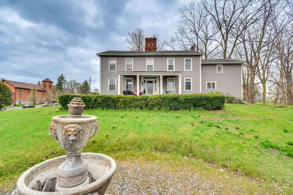 Cayuga Vacation Rental | 4BR | 3.5BA | 3,425 Sq Ft | Stairs Required