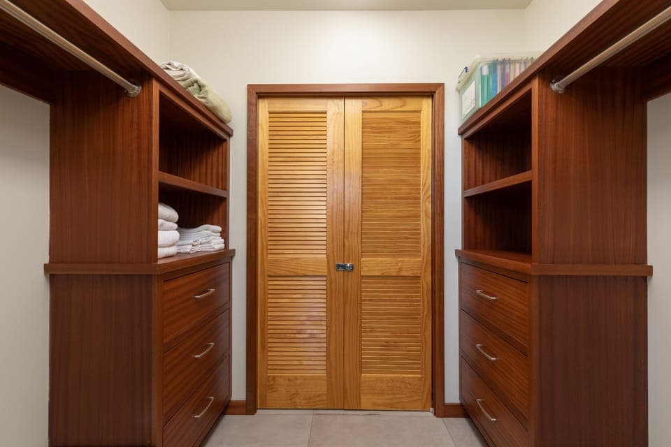 walk-in closet off primary bedroom