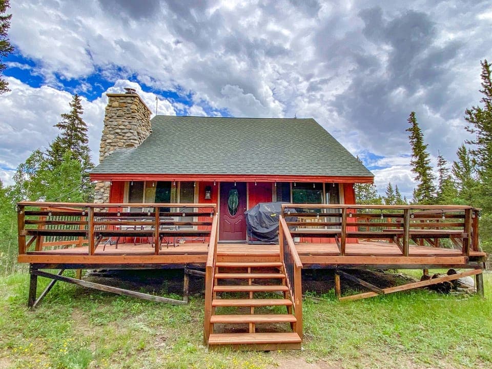 Welcome to Creekside Mountain Cabin!