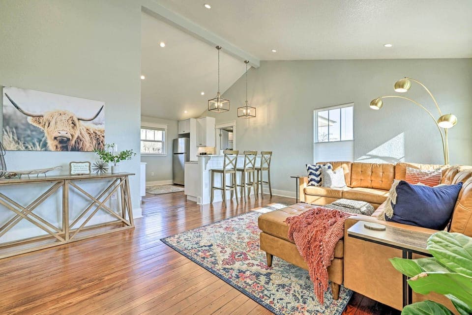 Living Room | Single-Story Home