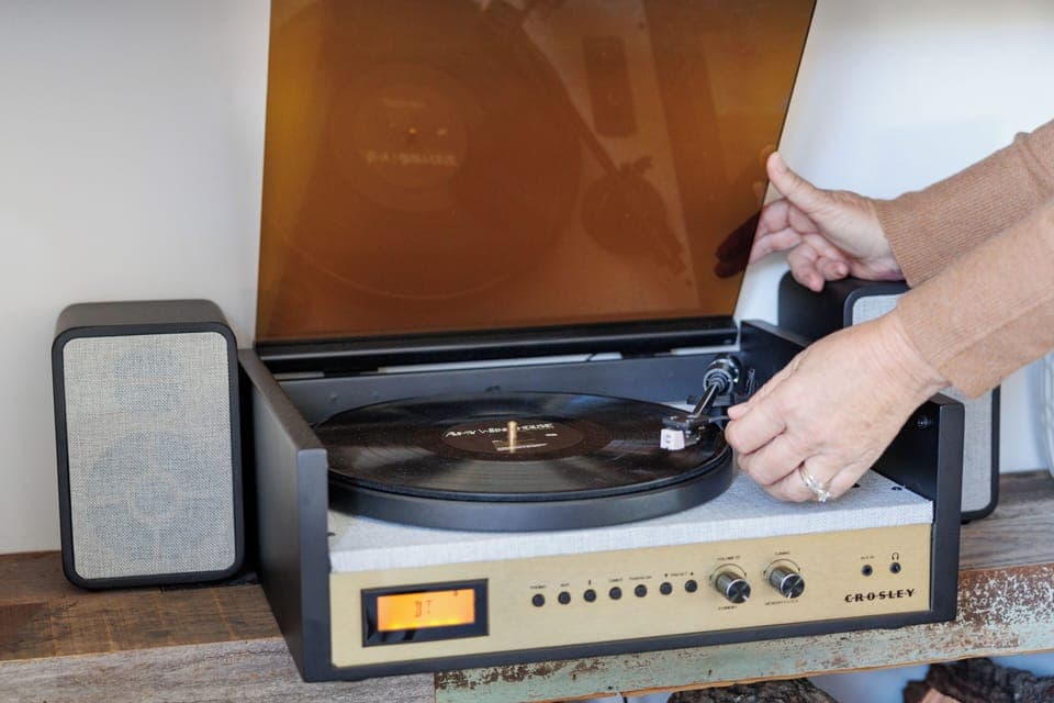 Record player with blue tooth to play your favorite tunes
