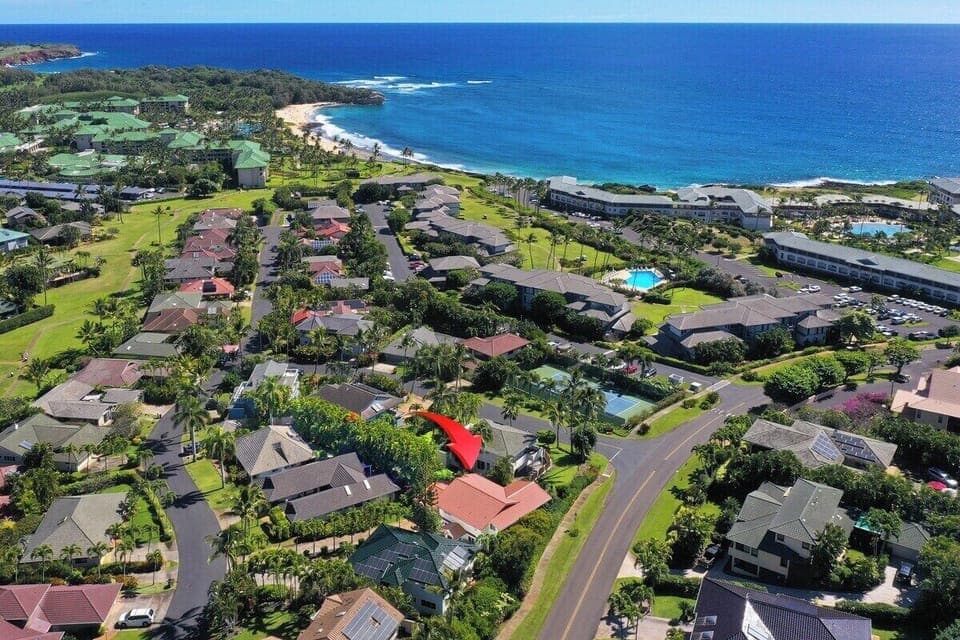 Makana Hale Close to Shipwrecks Beach