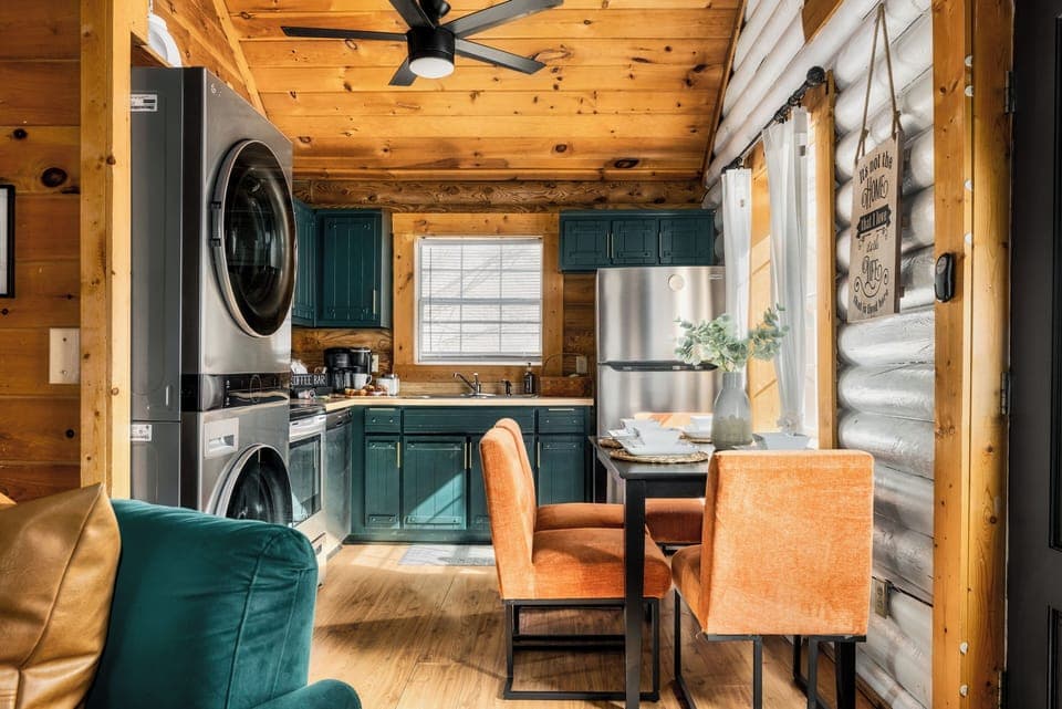 Enjoy your delicious meals with your loved ones in this fully equipped kitchen. 