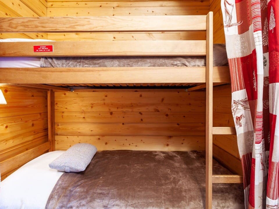 Property, Wood, Floor, Wood Stain, Shade, Hardwood, Flooring, Plank, Tints And Shades, Lumber