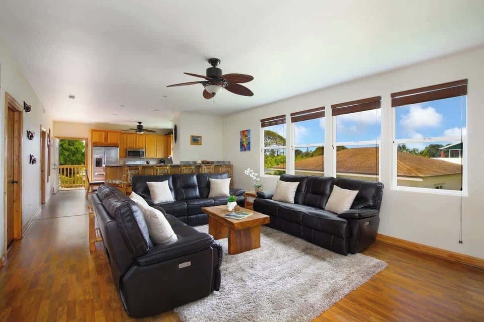 Bright island living space with ocean views - relax in Poipu comfort