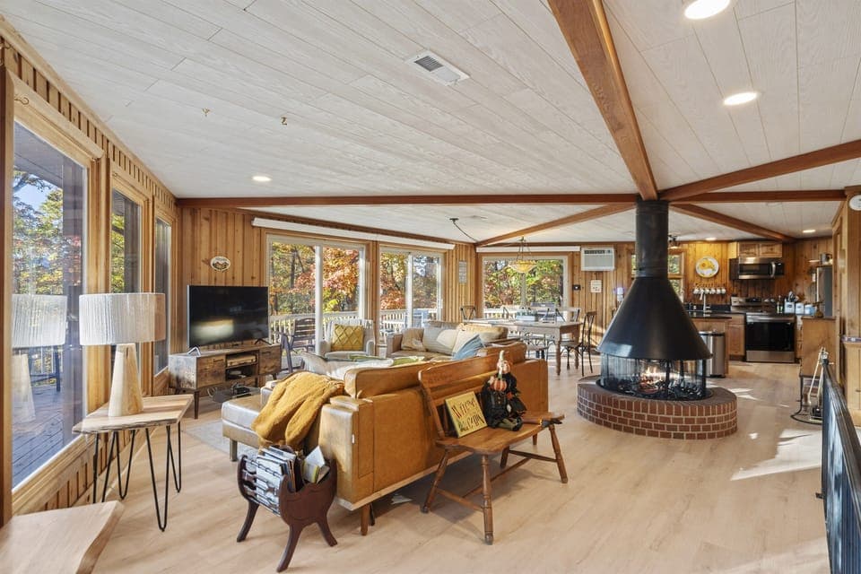 Indoor fire pit