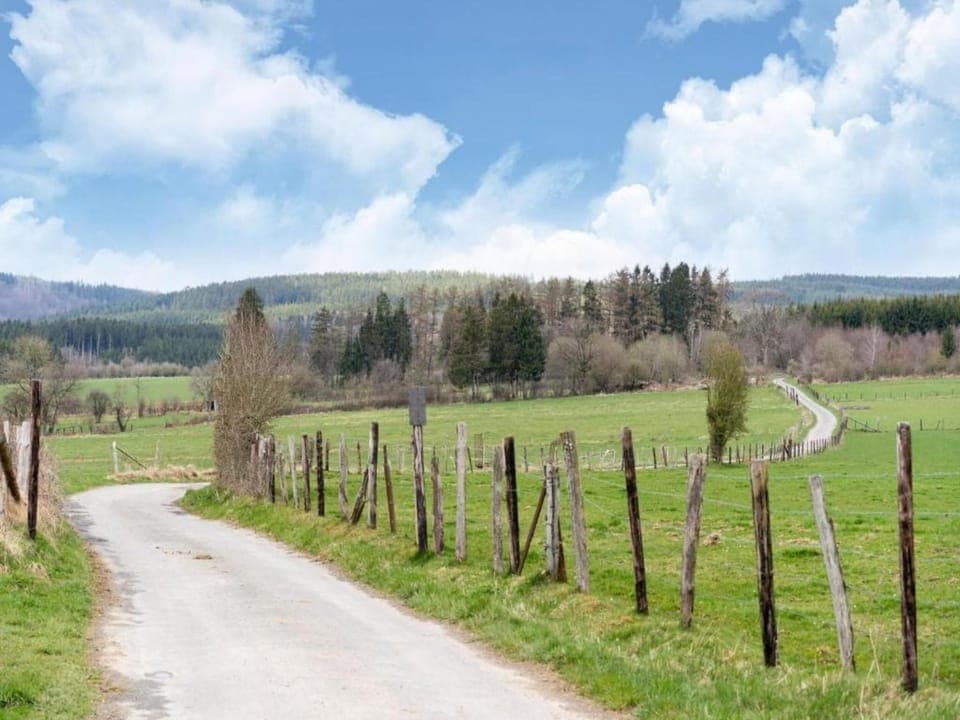 Surroundings [summer] (1-5 km)