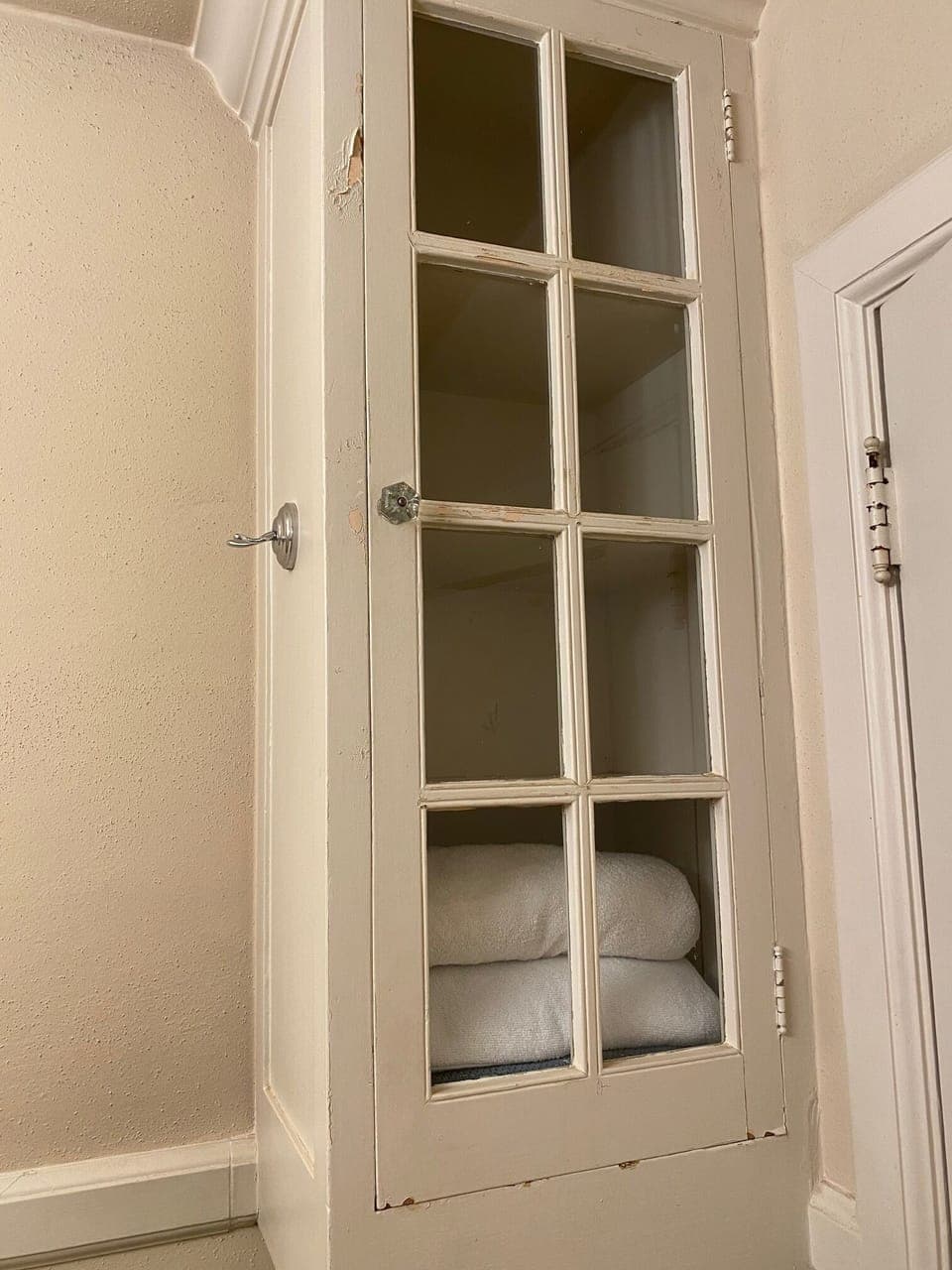 Vintage bathroom
 built in storage 