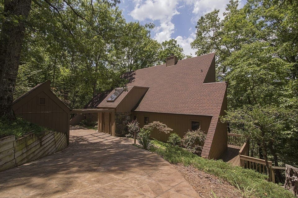 Front of the home- no step entry.