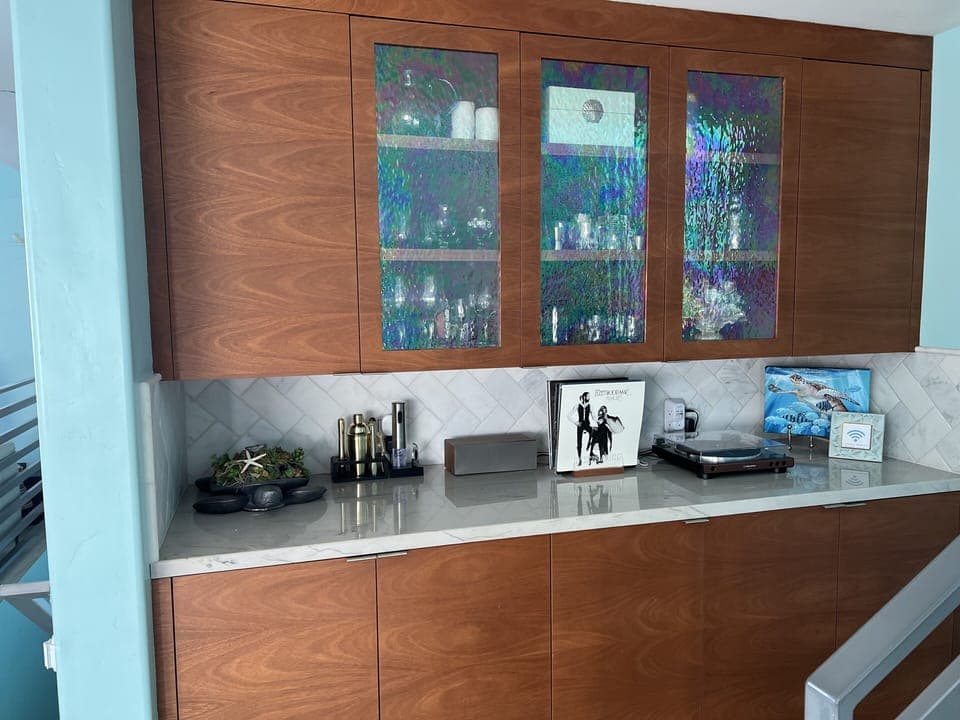 Entertainment Bar 
Stereo & albums
Games, toys, books in bottom cabinets