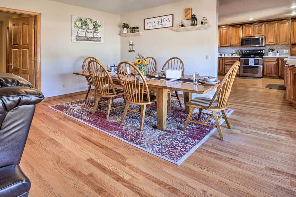 Dining Area | Dishware & Flatware Provided