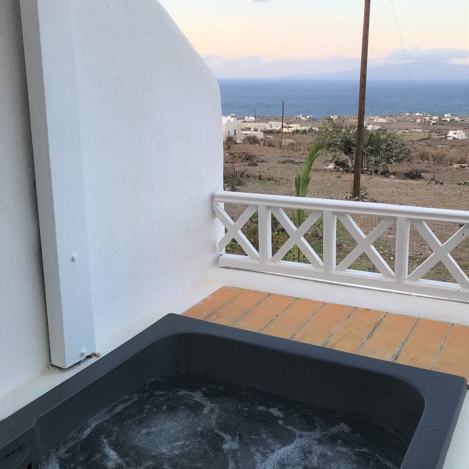 Hot tub with an amazing sea view to the east coast of Santorini