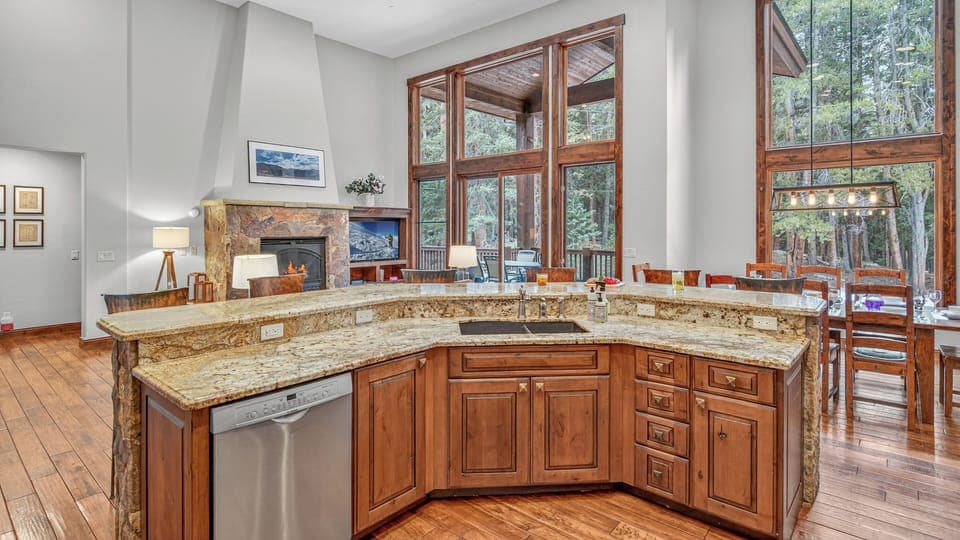 Kitchen, Main Level