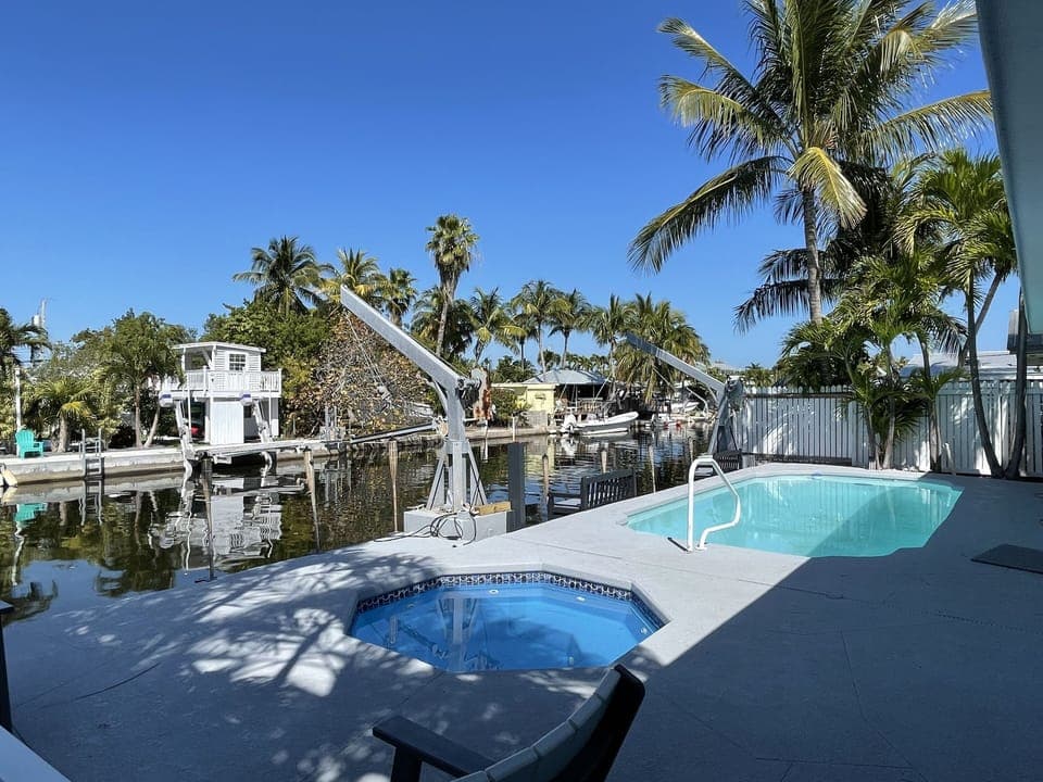 Pool & Hot Tub- Backyard 