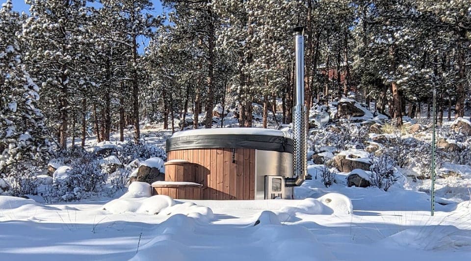 Wood burning hot tub with beautiful views!