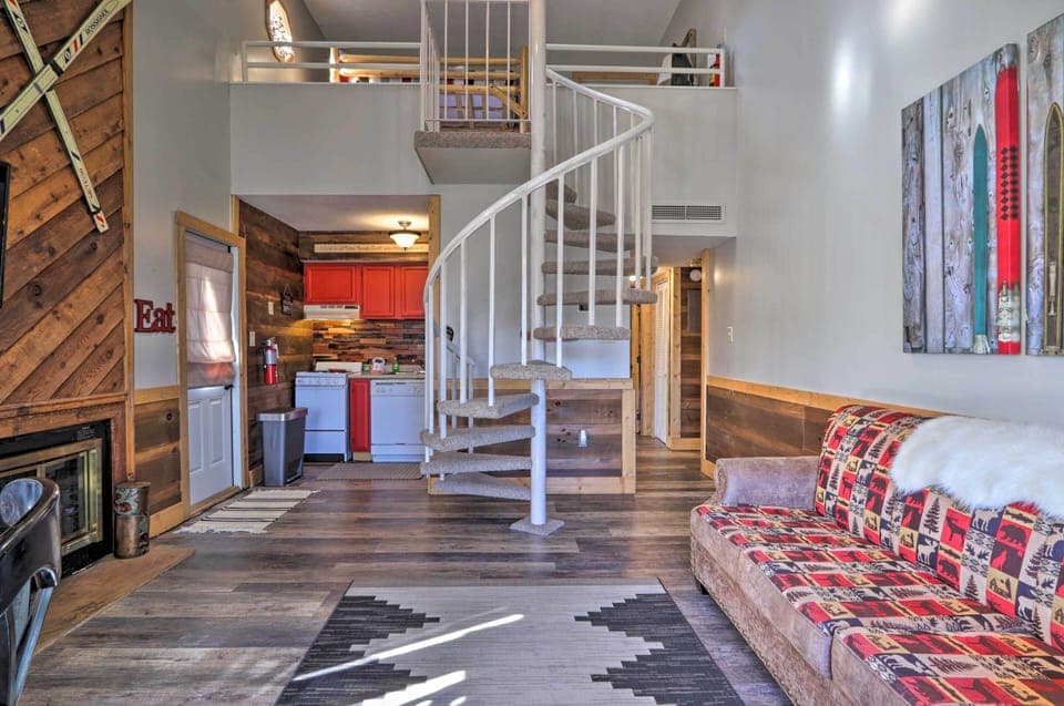 Living Room | Free WiFi