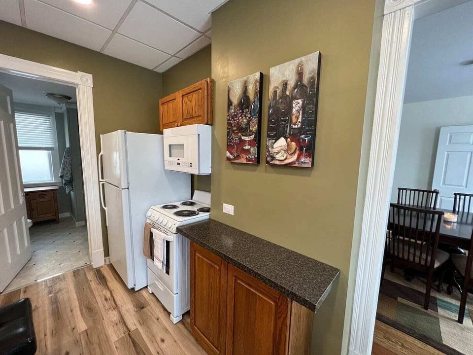 Kitchen Photo 3