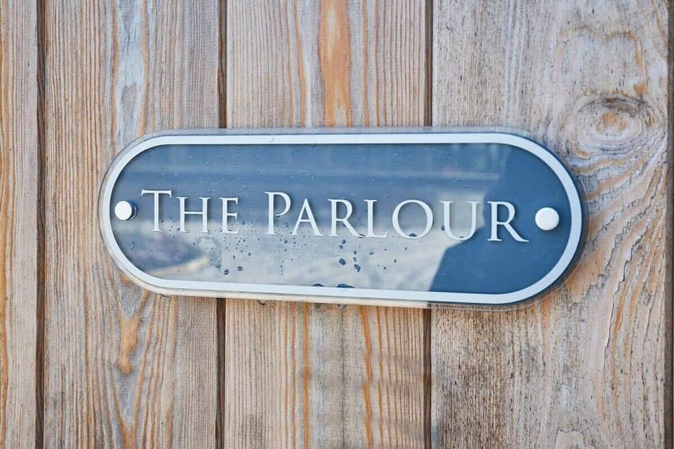 The Parlour, Ingoe - Host & Stay