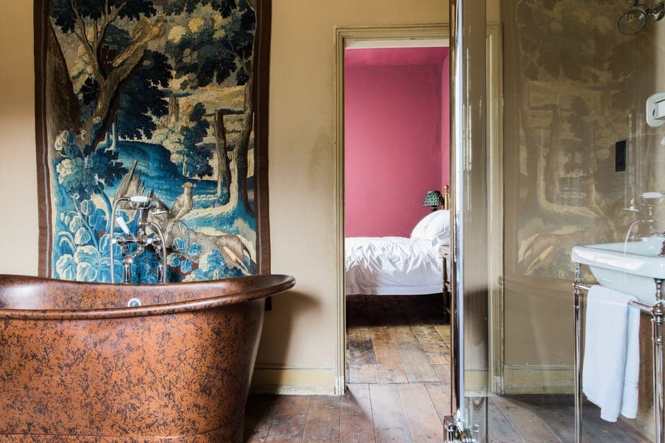 Rabicano bathroom detail