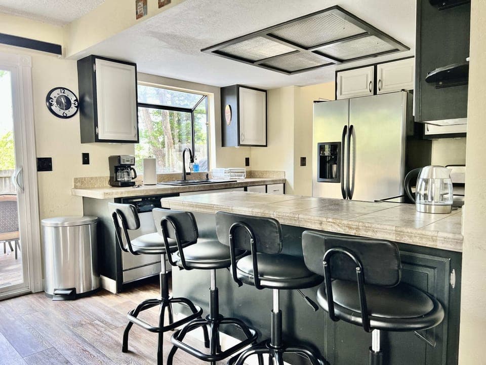 Gather around the kitchen counter for a snacks or drinks