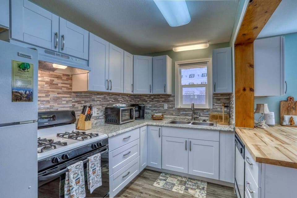 Kitchen (2)
