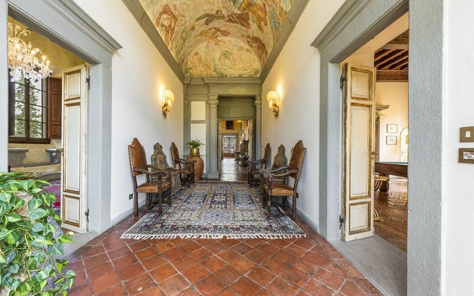 Hall 
Tuscany 
Luxury Villa