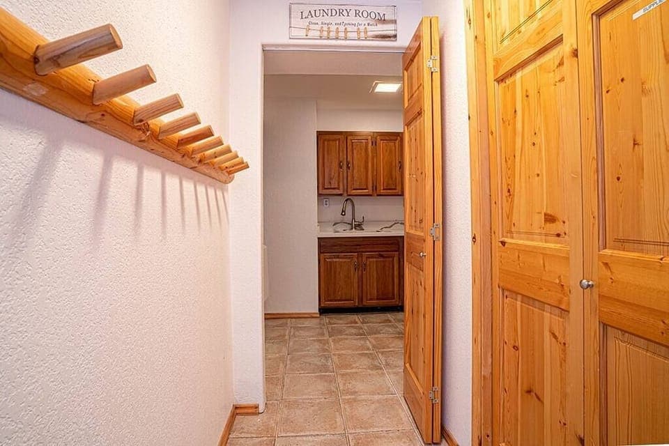 Plenty of storage space and hooks