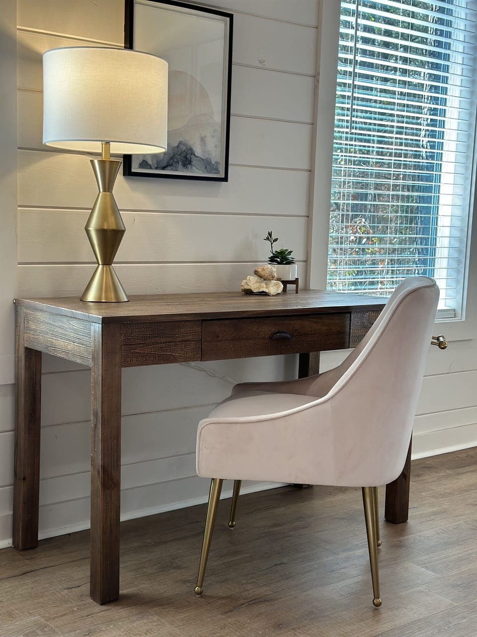 If you just can't leave work behind, our second master is equipped with a desk. And the internet is 1 gig/second!