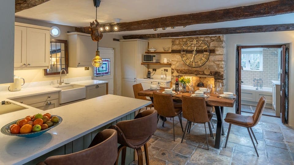 Kitchen-dining area, Farthingdales, Bolthole Retreats