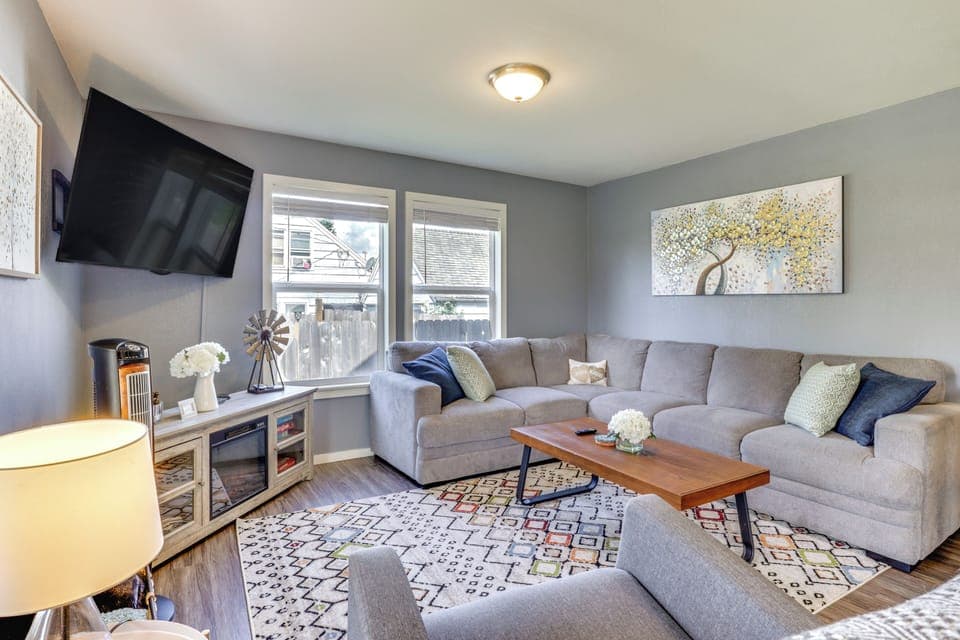 McMinnville Vacation Rental | 3BR | 1.5BA | 1,200 Sq Ft | Stairs Required