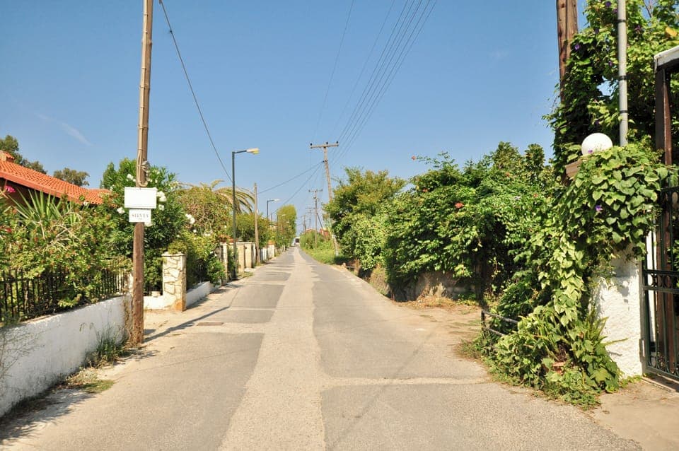 The road to the nearby (250 meters) pool of the Aparthotel