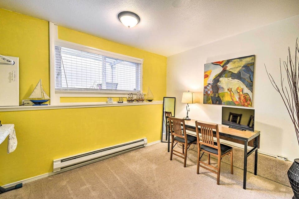 Family Room | Laptop-Friendly Workspace