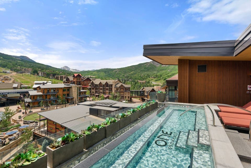 Community Rooftop Spa