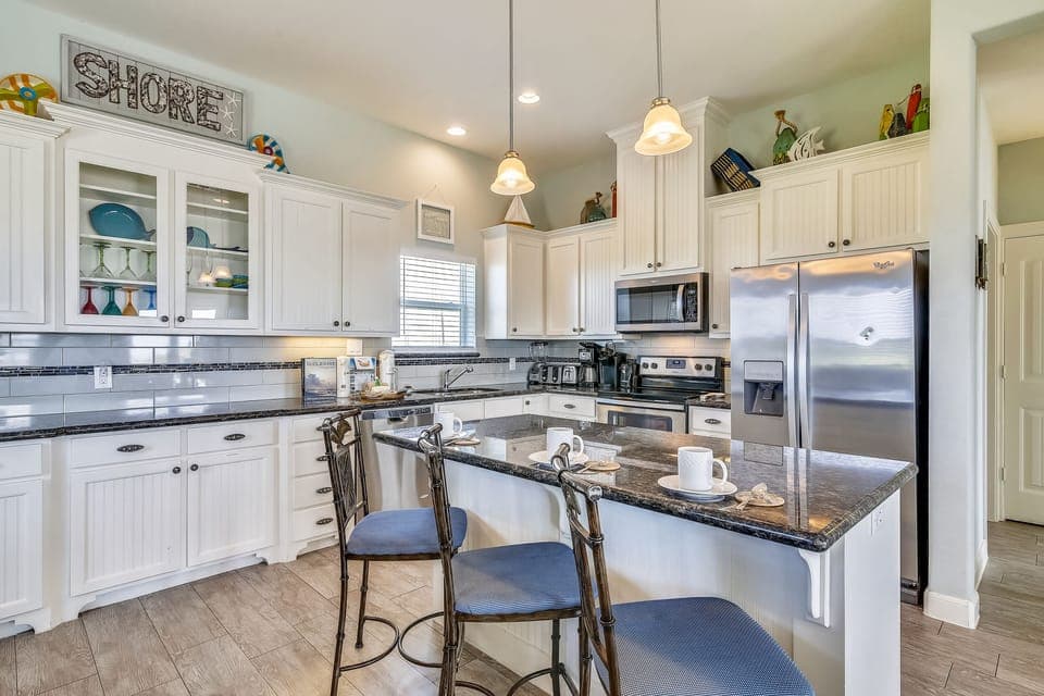 Coffee Anyone? - Pull up a stool to the breakfast bar and drink a morning cup of joe. It’s a great place to plan your day’s activities, gather your wits, and get ready for more quality time!