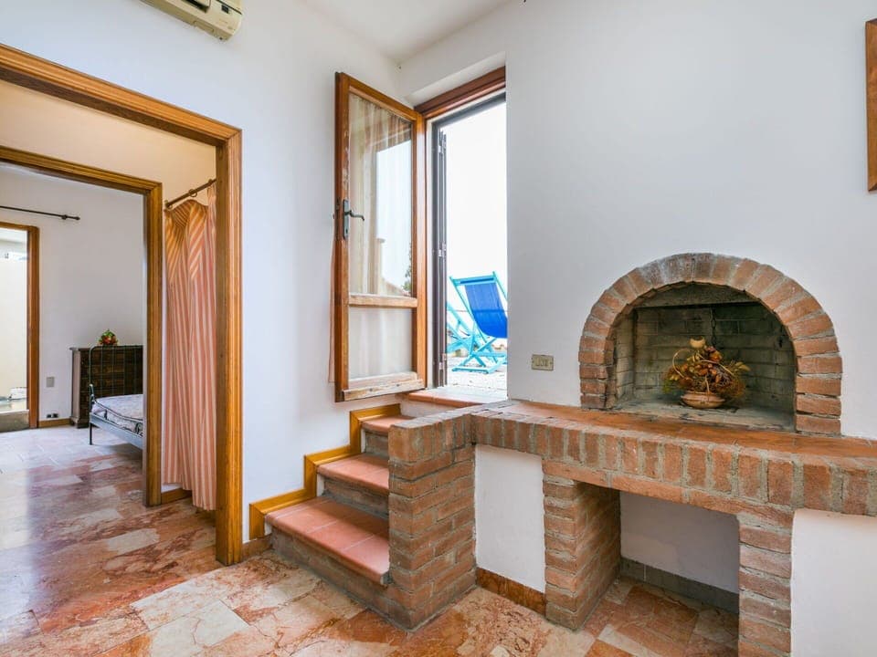 Wood, Interior Design, Living Room, Flooring, Floor, Picture Frame, Building, Hardwood, Real Estate, Wood Stain